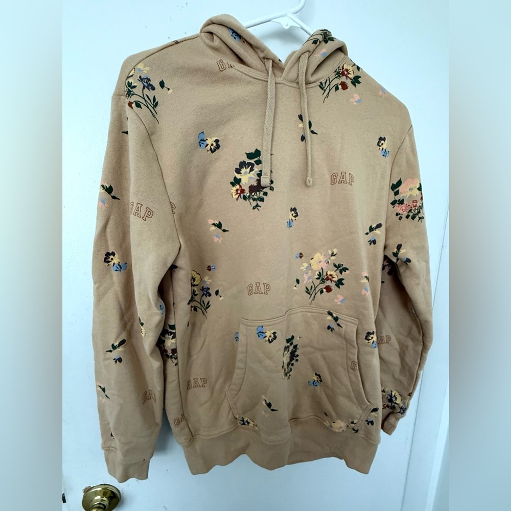 Gap Vintage Soft Allover Floral Logo Hoodie
Cashew color. S
